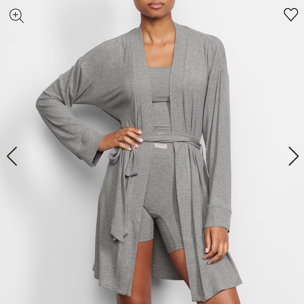 SKIMS ROBE